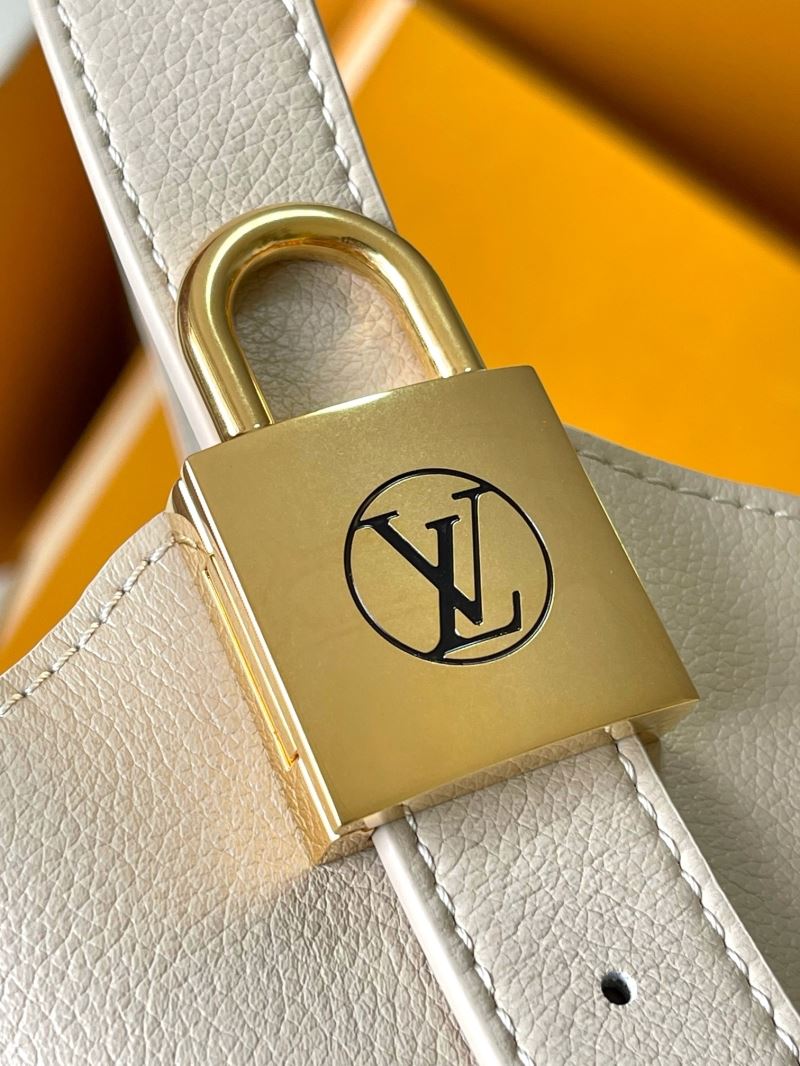 Louis Vuitton Hobo Bags